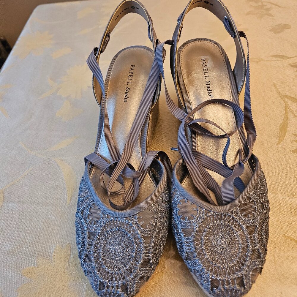 NWOT Parpell Studio Pewter/Silver Lace Espadrille